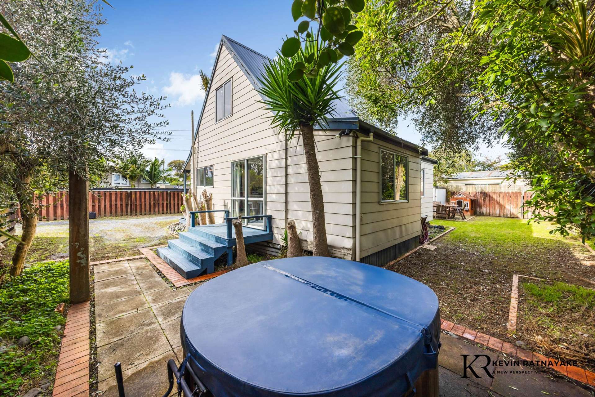 2/100 Beach Road Pahurehure_0