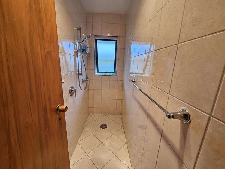 8 Keith Road Paroa_6