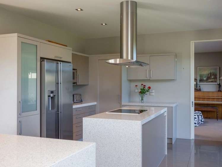 4 Bradleigh Park Fairhall_16