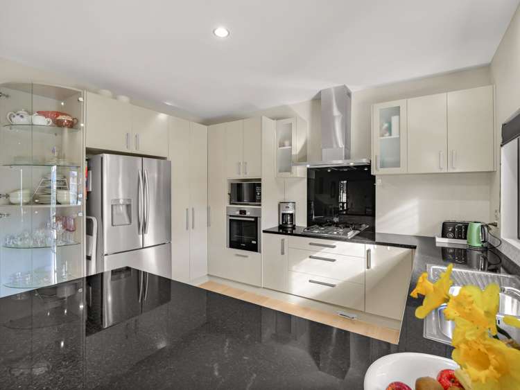 23 Lithgow Drive Otamatea_8