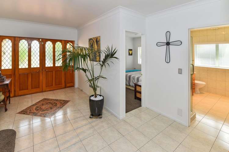 9 Flora Place Wattle Downs_24