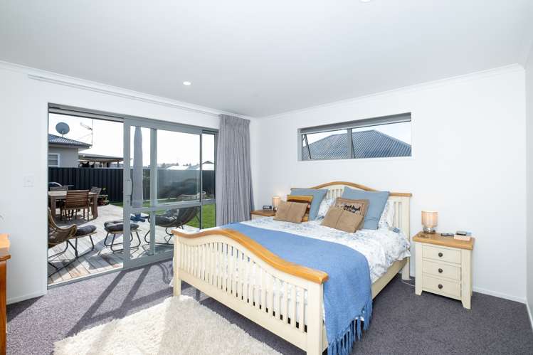 36 Arbuckle Road Frimley_6