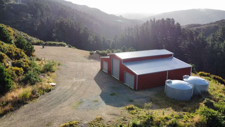 140 Makara Road Makara_4