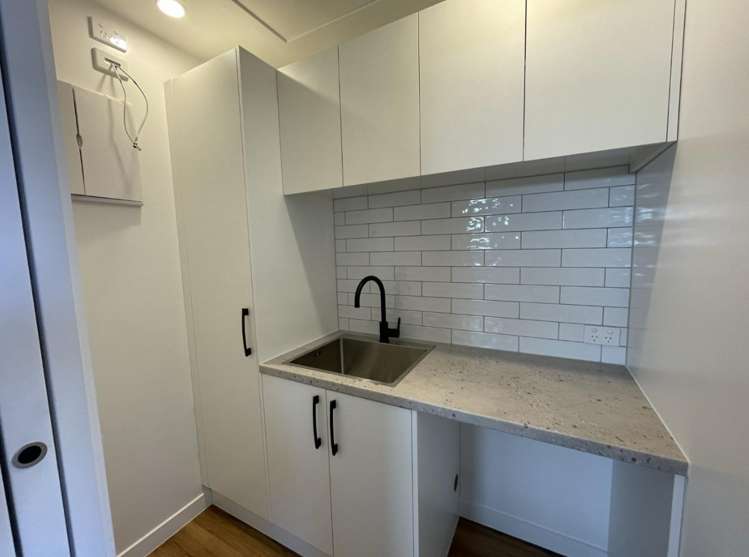 2/10 Mathieson Street City Centre_9