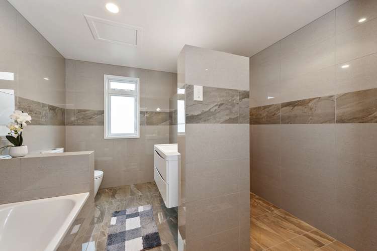 132 River Road Hamilton East_11