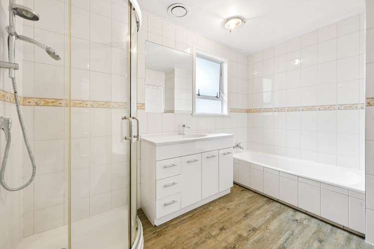 62 Tiverton Road New Windsor_12