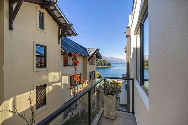 901/34 Lake Esplanade Queenstown_18