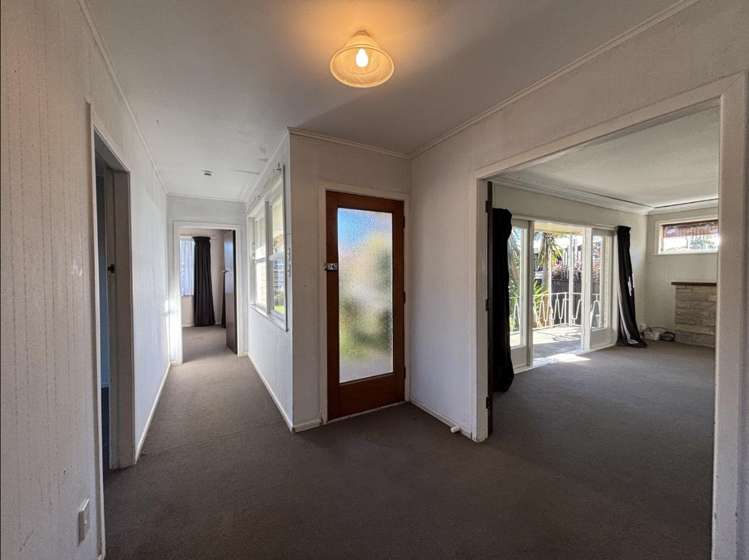 732 River Road Chartwell_8
