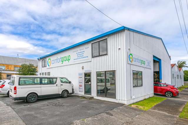 731 Queen Street Thames_2