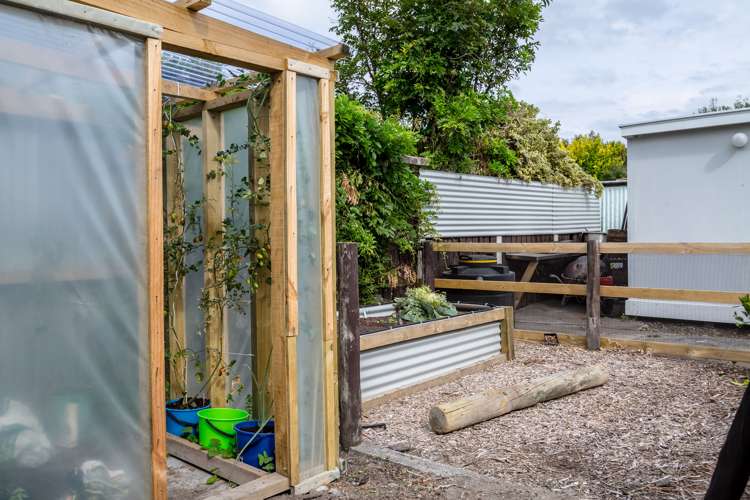 12 William Benton Street Featherston_21