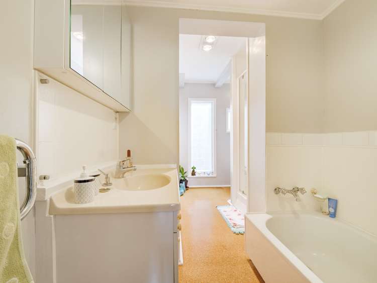 36 Garfield Avenue Roslyn_16