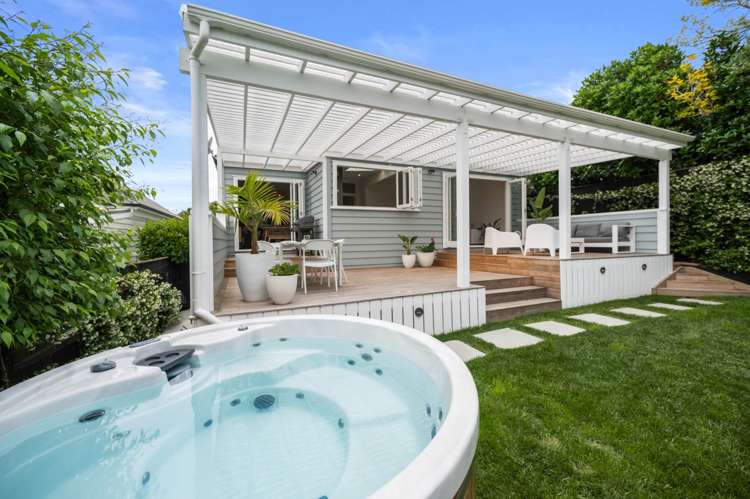 27 Shoal Bay Road Devonport_8