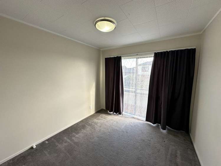 64 Hollyford Drive Clover Park_8