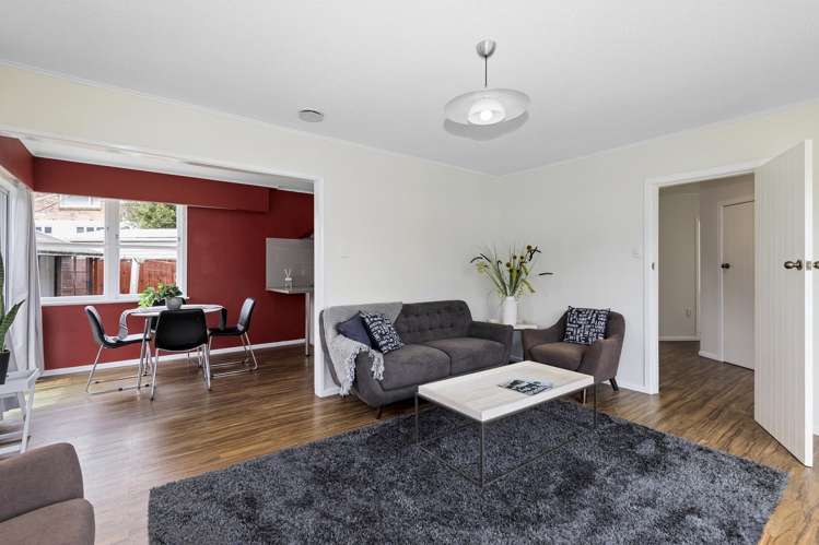 2 Whirinaki Crescent Heretaunga_3
