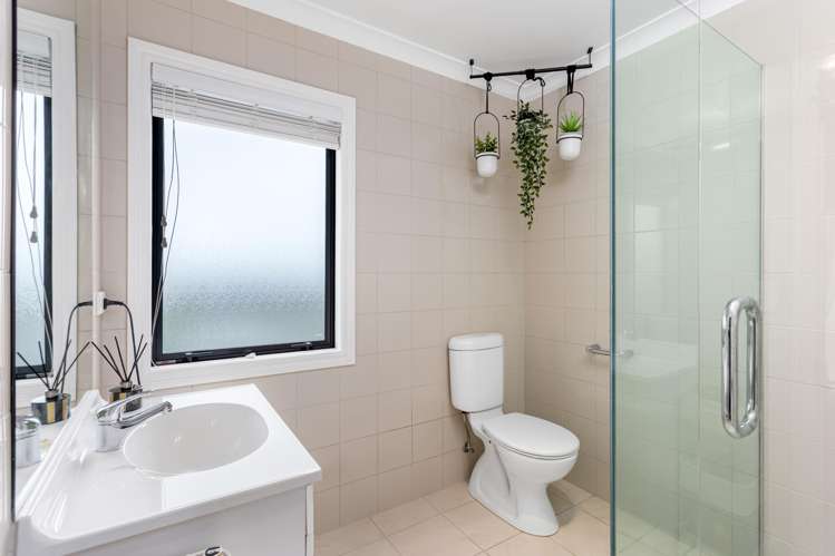 49 The Ritz Orewa_19