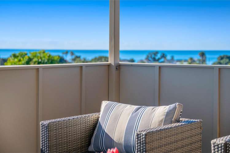 24 Halldene Terrace Red Beach_13