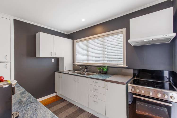 1/16 Lancaster Road Beach Haven_11