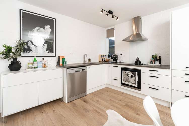 141k Churton Drive Churton Park_8