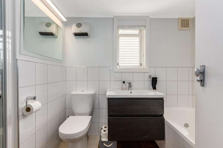 39 Bayview Road Paremata_18