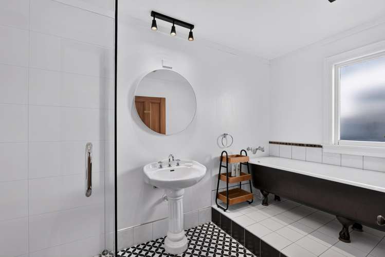 70 Kennedy Road Napier South_12