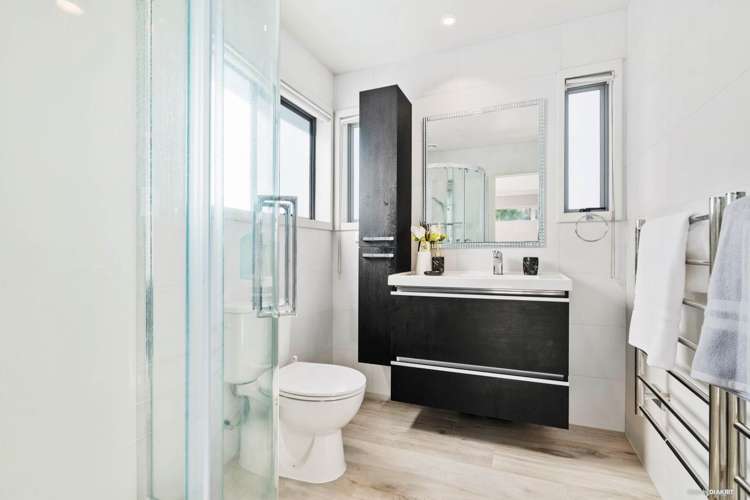 10 Carol Lee Place Albany Heights_13