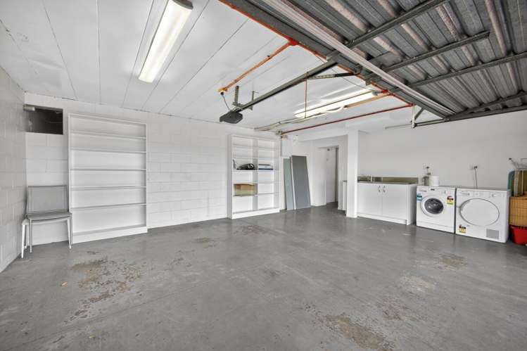 Units S, Q & R, 326 Sunset Road Mairangi Bay_16
