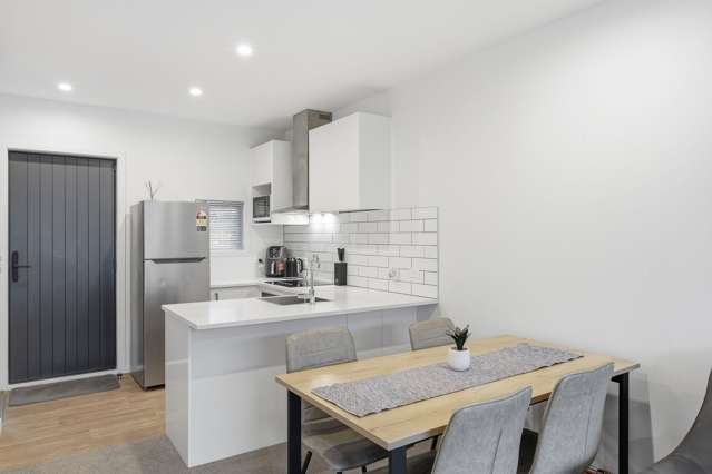 5/694 Whangaparaoa Road Stanmore Bay_1