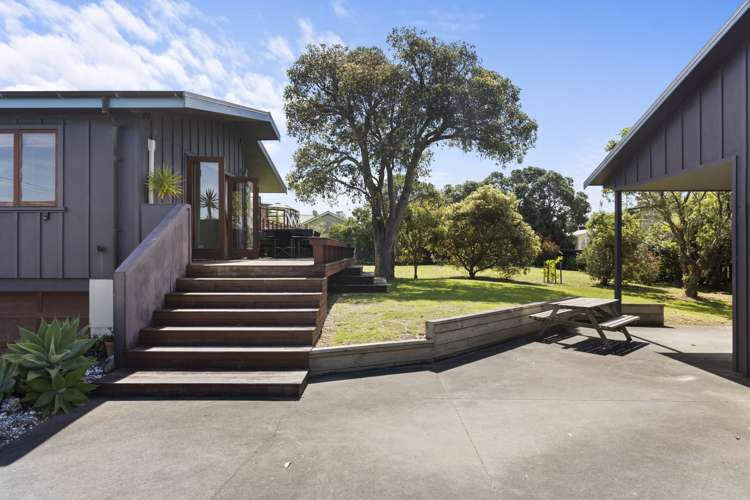 506 Ocean Road Whangamata_32