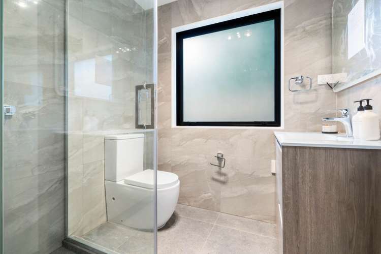 2/131a Whitney Street Blockhouse Bay_11