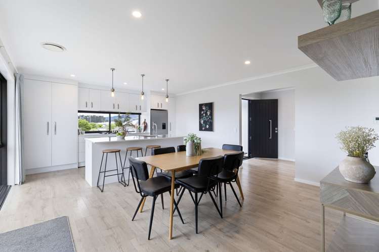 202 Pacific Drive Fitzherbert_15