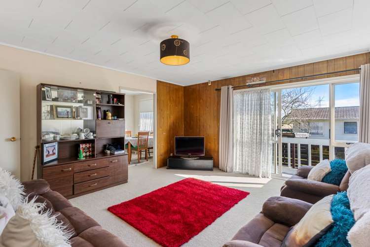 2/8 Seton Place Clover Park_13