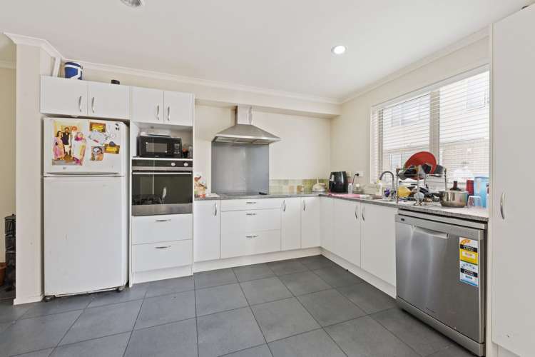 32 Akeake Lane Manurewa_6