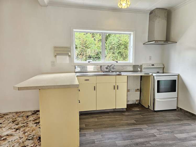 15 Main Road Whataroa_3