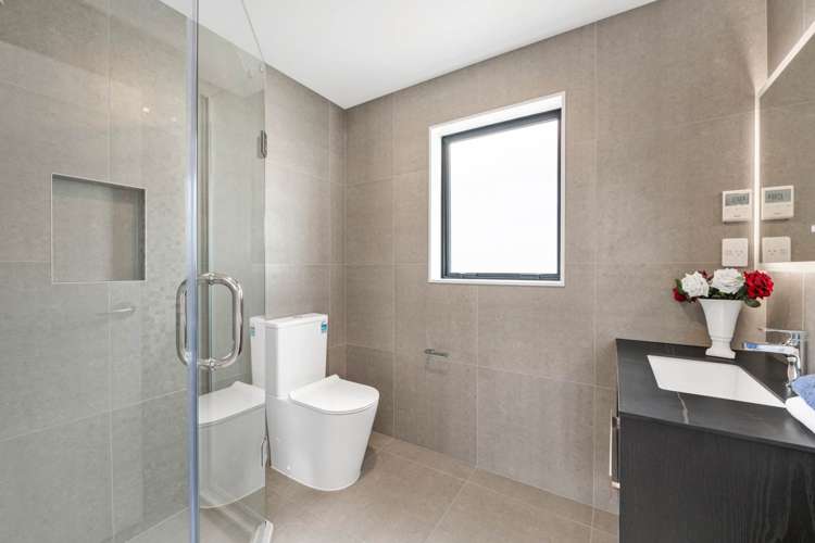 22 Dungloe Avenue Flat Bush_22