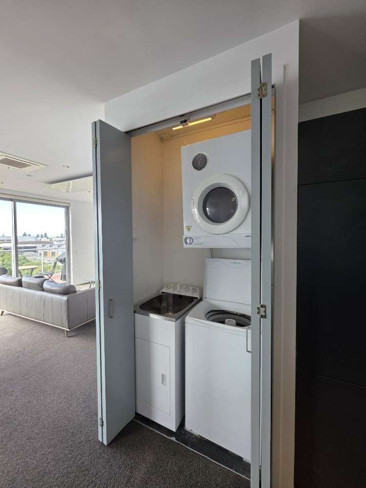 D513/14 West Quay 10777_11