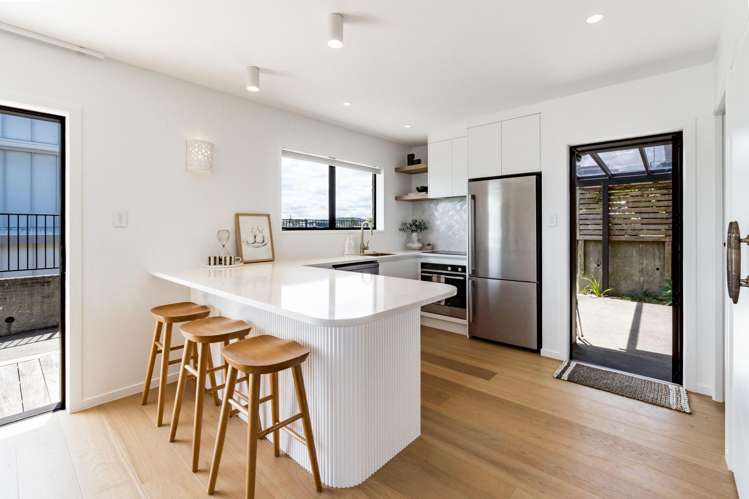 10C Long Street Raglan_10