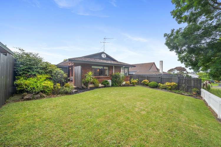 2/98 Mirrabooka Avenue Botany Downs_18