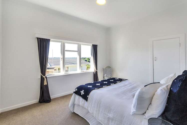 727 East Coast Road Browns Bay_16