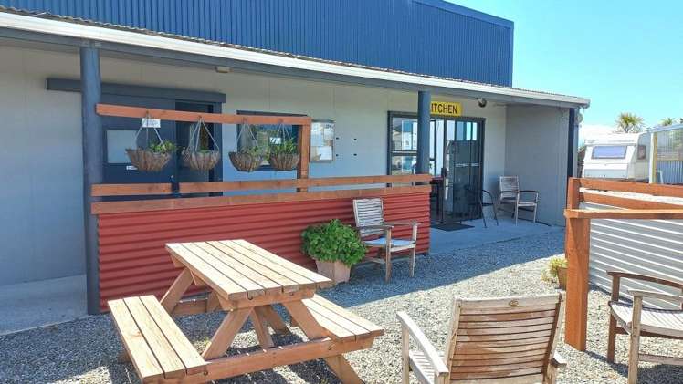 8 Greyhound Road Hokitika_12