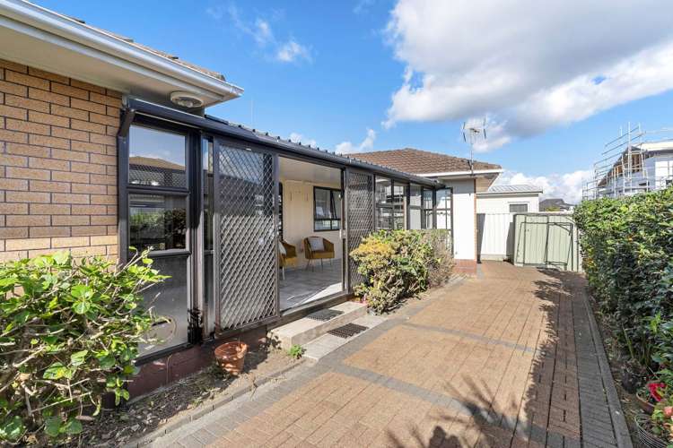 2/86 Donovan Street Blockhouse Bay_13