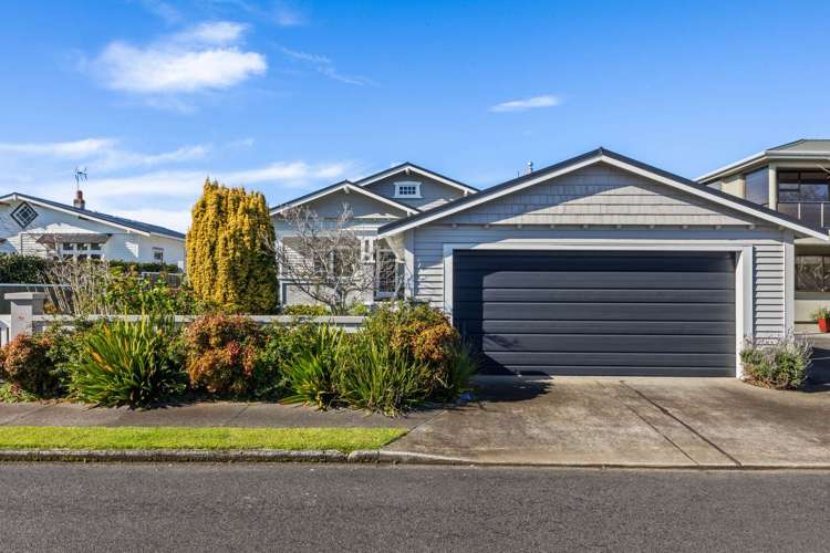 21 Glen Almond New Plymouth_26