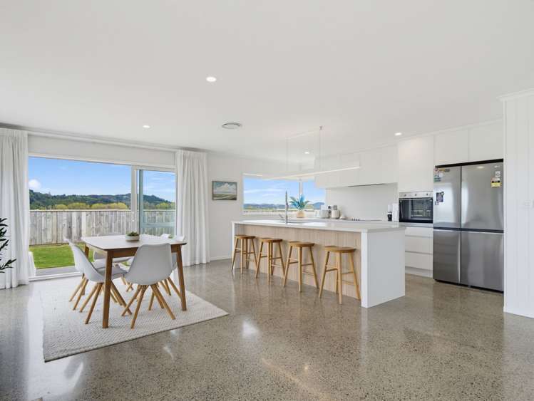 14 Piripai Rise Coastlands_7