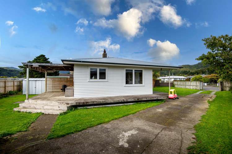 28 Wetherby Grove Wainuiomata_18