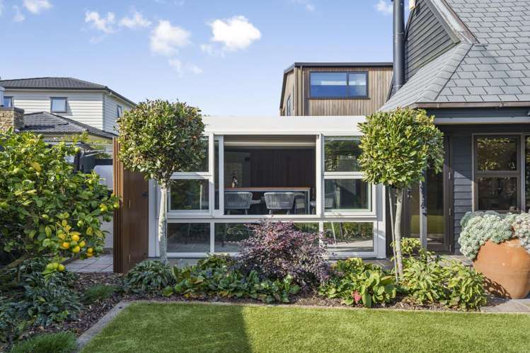 81 Queens Grove Hutt Central_33