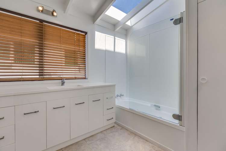 10/4 Taylor Street Blockhouse Bay_14