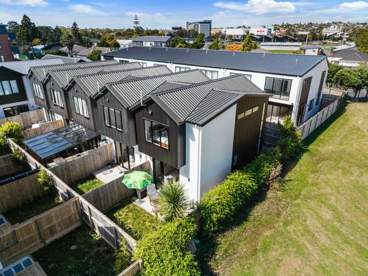 8/28 Smythe Road Henderson_24