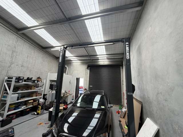 Unit 3, 69 Garlands Road Woolston_4