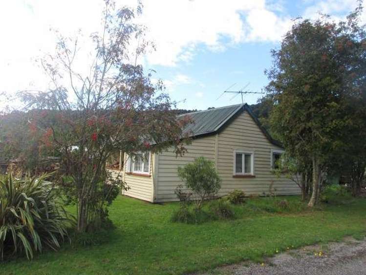 15 Walsh Street Reefton_9