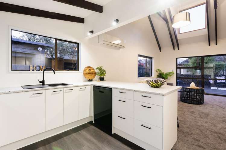 362 Kaikorai Valley Road Bradford_13