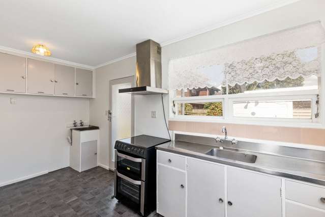 16 Amberley Grove Lower Hutt_1